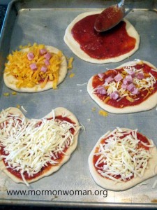 Mormon Family: Pizza Night