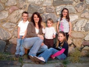sarah single LDS mom finds hope through education LDS single moms get help for education through scholarship